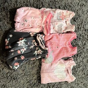Size 3 months baby pajamas.